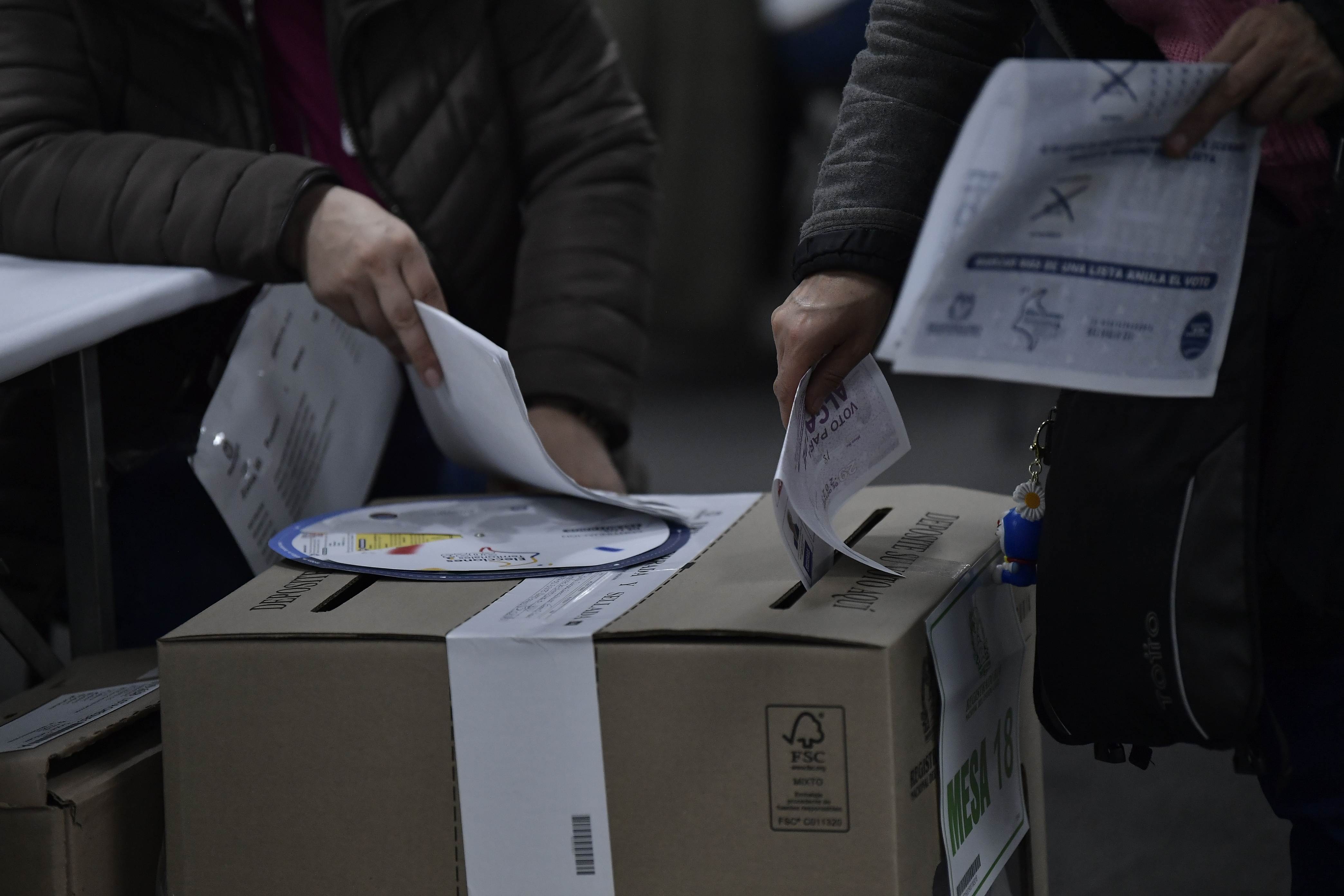 Candidatos gastaron más de $690.000 millones en campañas de elecciones regionales