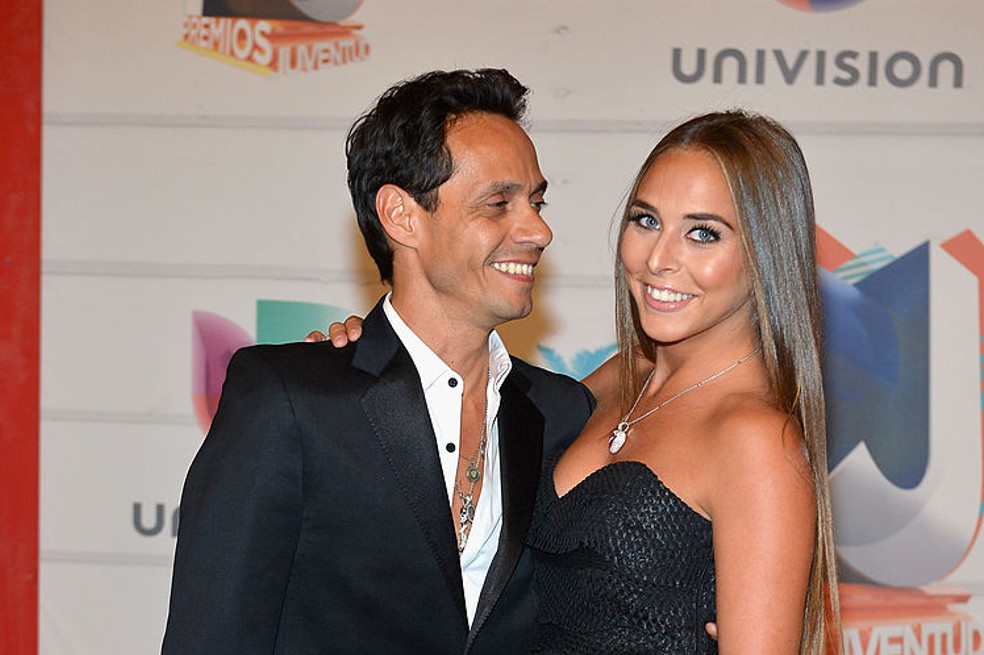 Después de romper su relación con Shannon de Lima, Marc Anthony se dio una nueva oportunidad con Chloe Green.