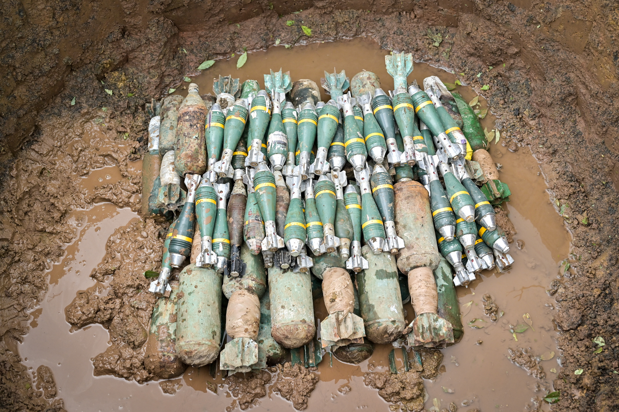 Parte del material de guerra de la Coordinadora Nacional Ejército Bolivariano destruido en Nariño.