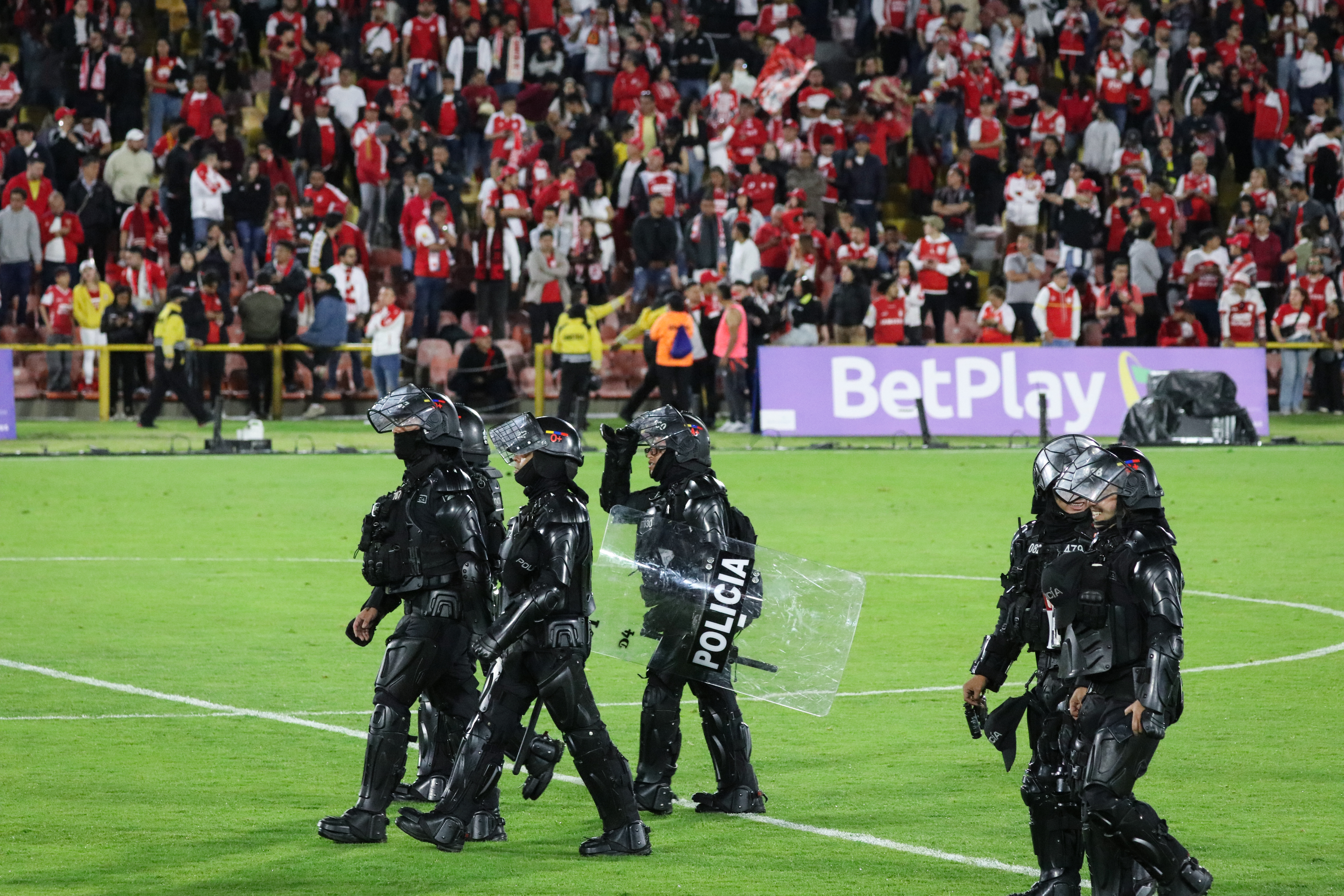 El Campín tendrá 700 policías por partido y el ingreso de barras visitantes será evaluado
