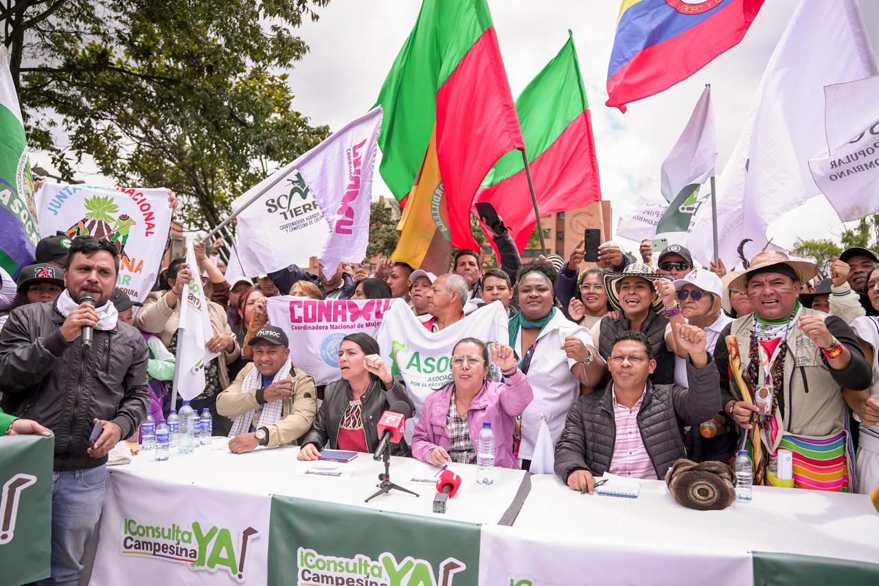Campesinos radican consulta popular para acceder a tierras, derechos y justicia