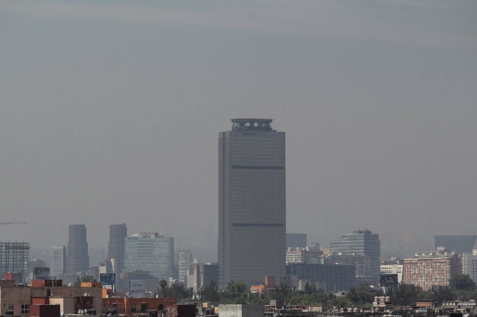 Vista general de contaminación este martes, de Ciudad de México. / EFE
