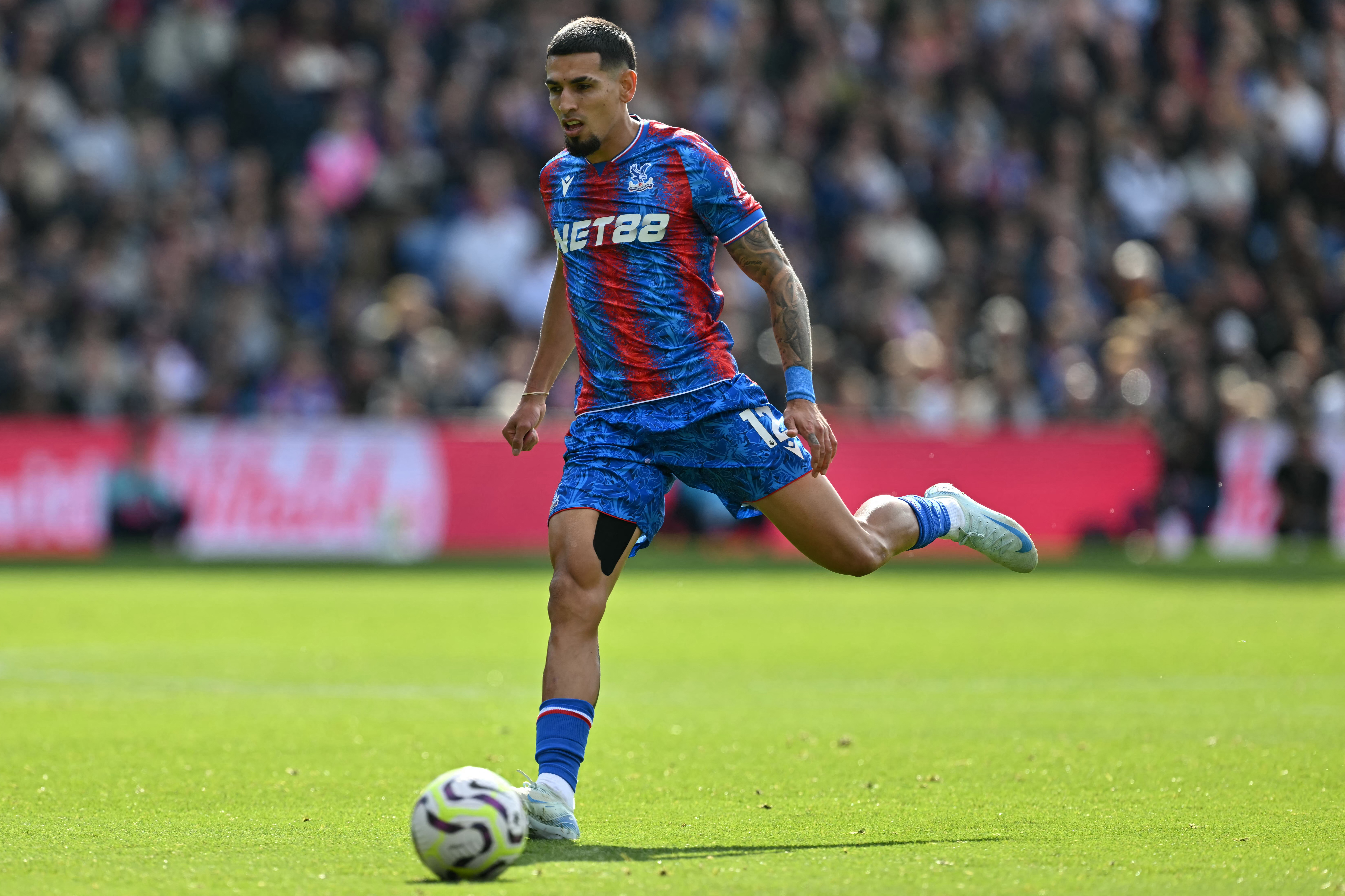 Daniel Muñoz, con la camiseta de Crystal Palace.