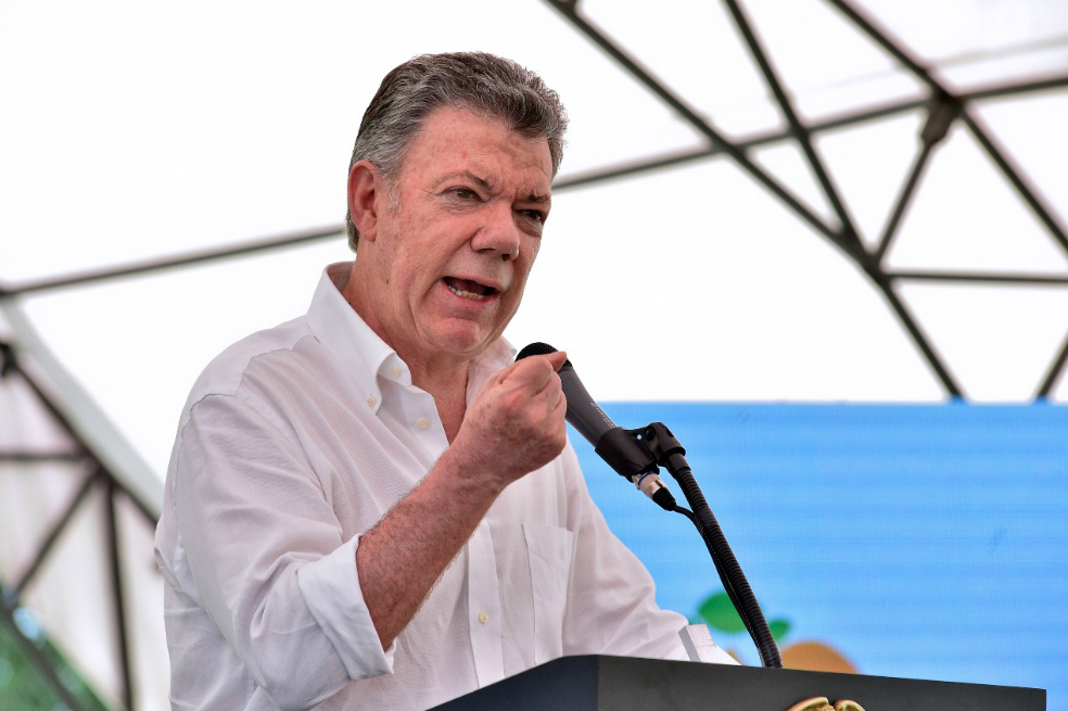 Santos pide poner fin a agresiones contra líderes sociales y candidatos