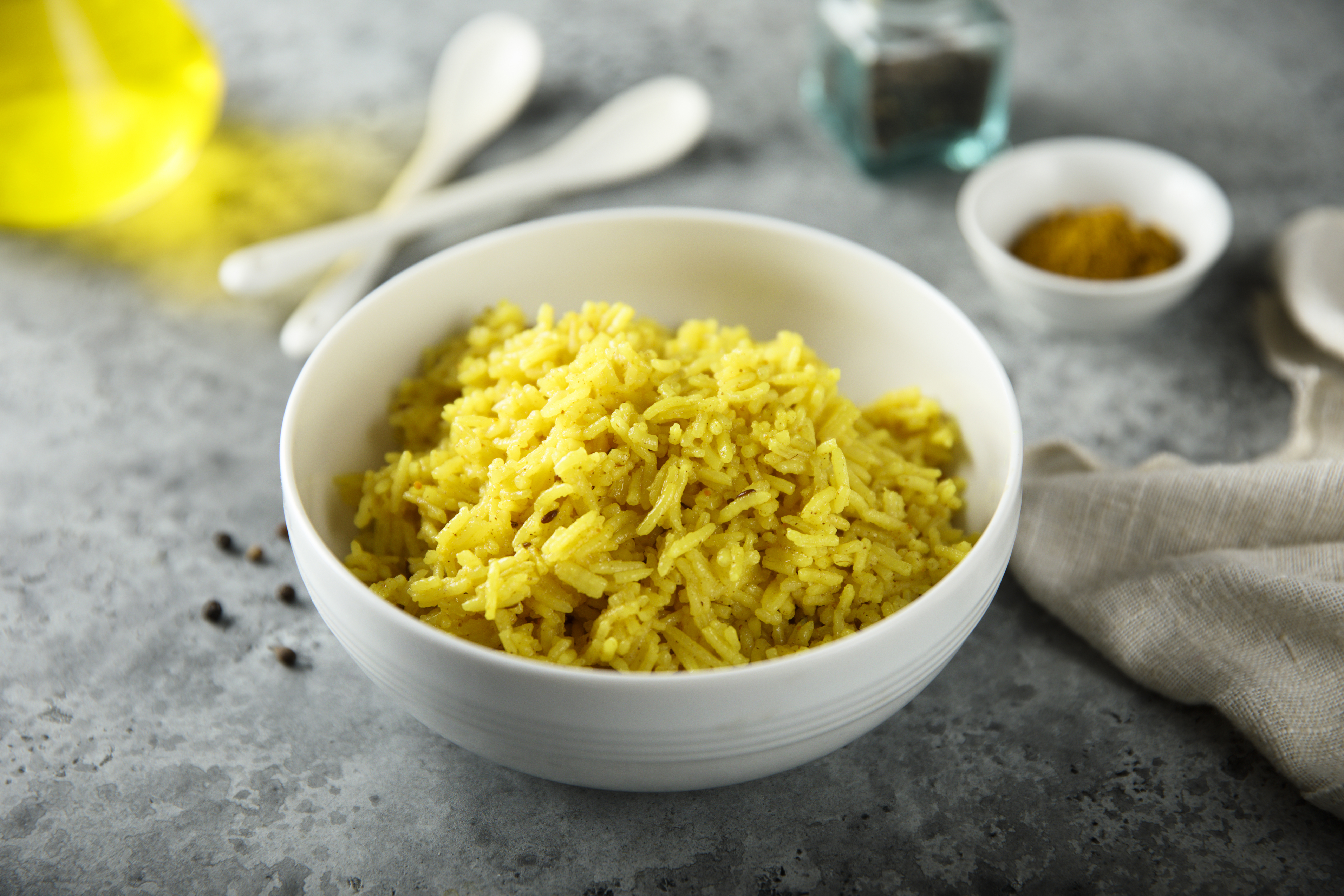 Receta para preparar arroz de cúrcuma y fideitos