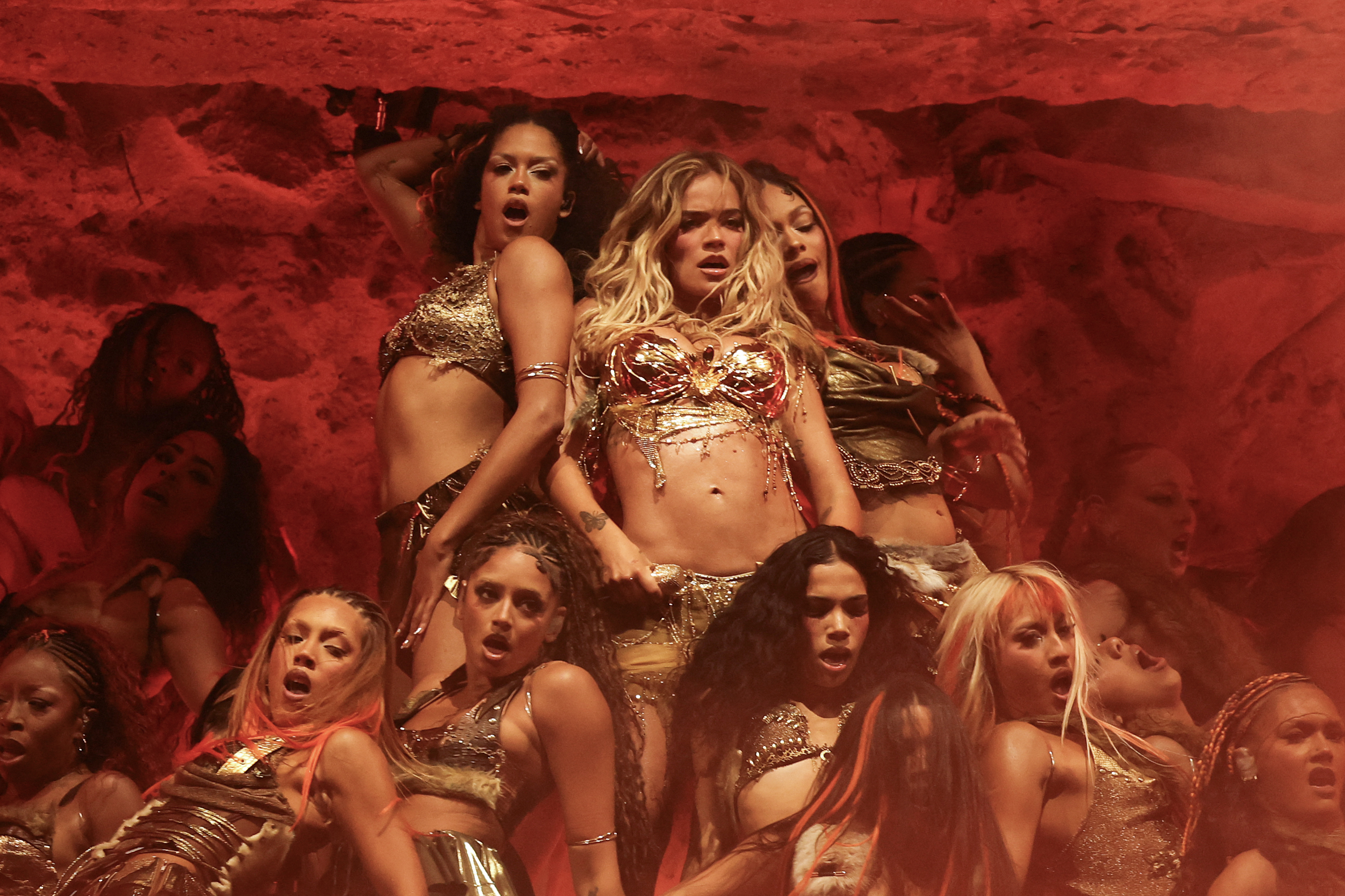 Karol G en Coachella 2026: todos los looks que usó en el festival