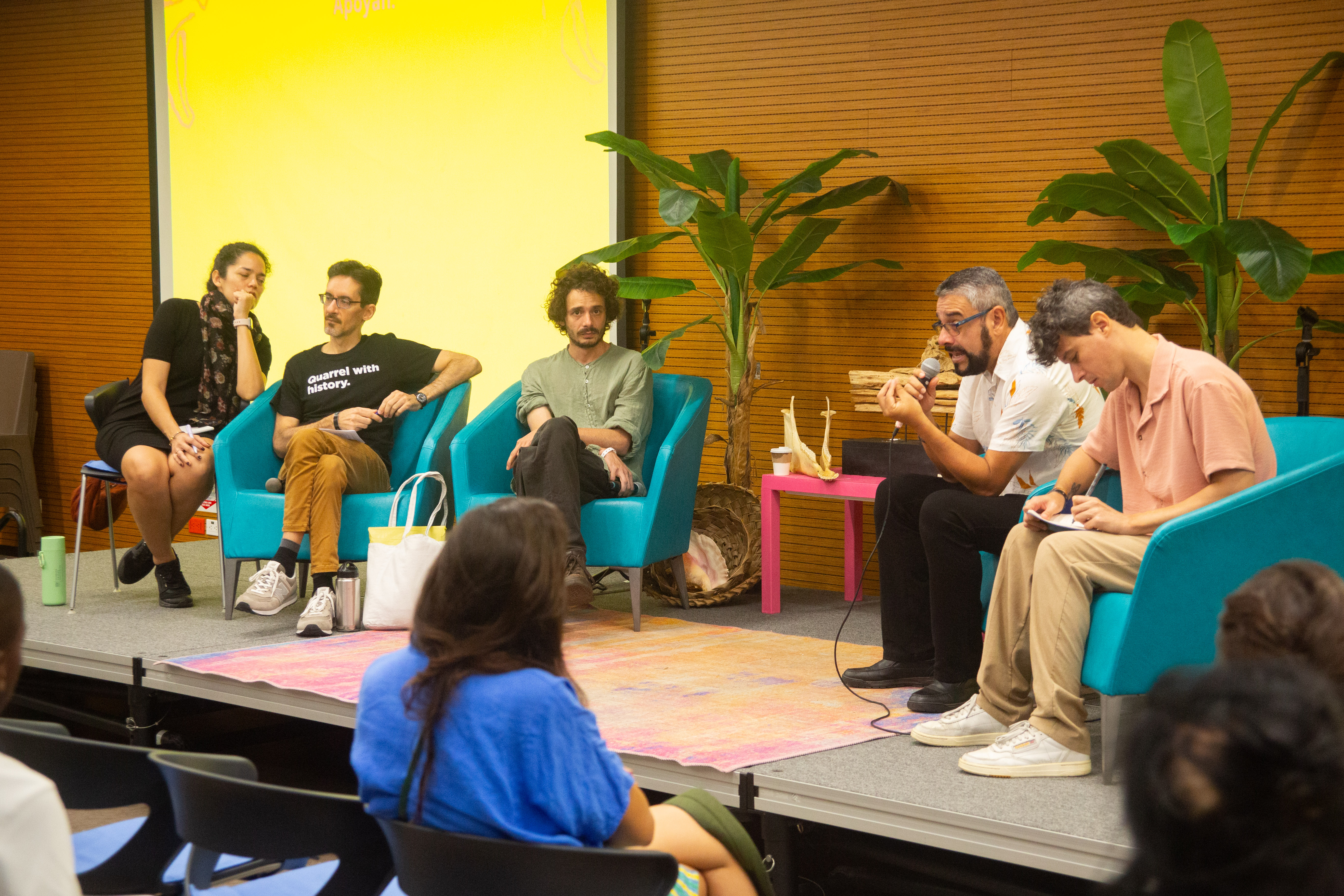 Viernes 20/09/2024. Conversación "Entre la ficción y la realidad: los márgenes de la literatura" en el Banco de la República.
