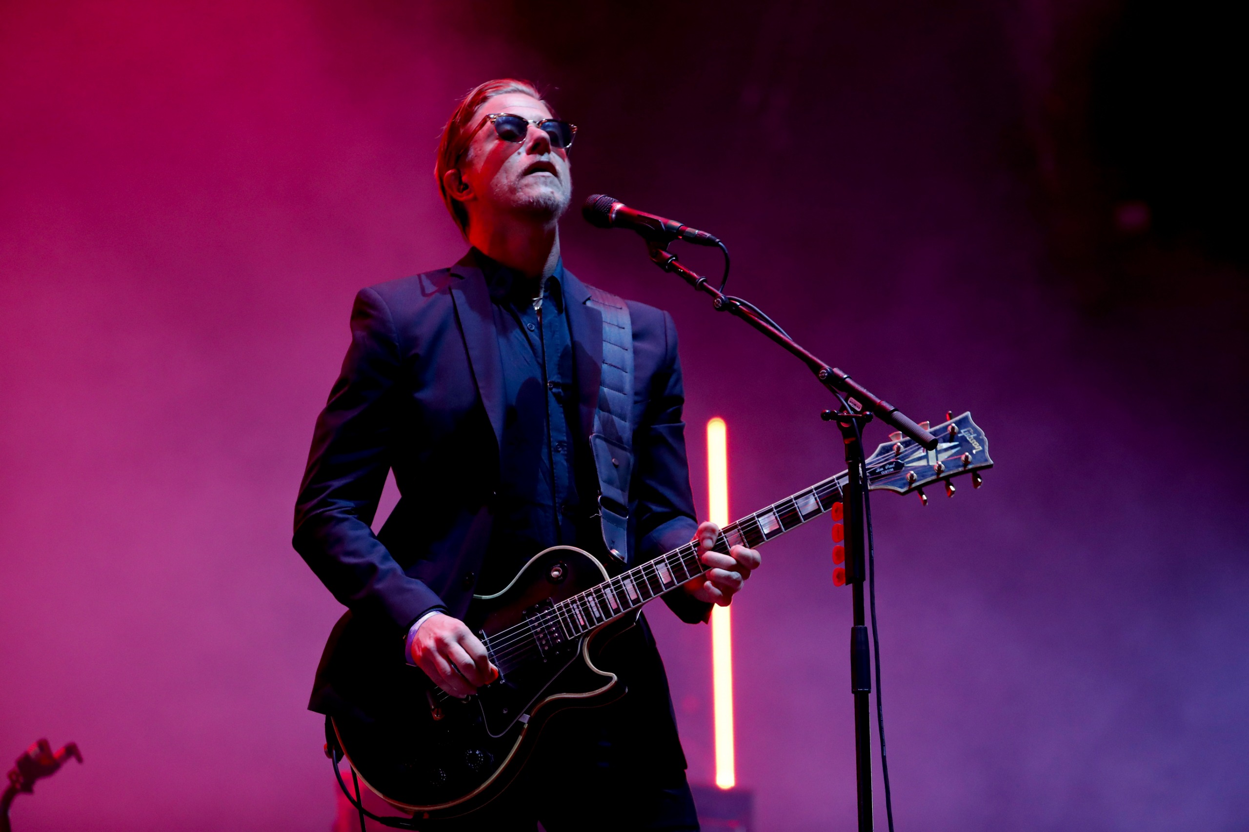 Una cita con el sastre: ¿por qué el rock se puso traje para sobrevivir?