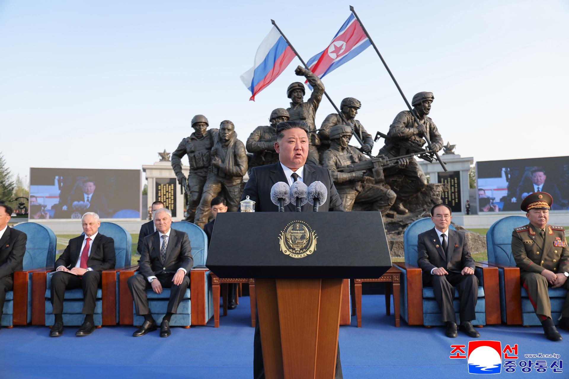 Kim Jong-un elogia a soldados norcoreanos se inmolaron para evitar ser capturados en Ucrania