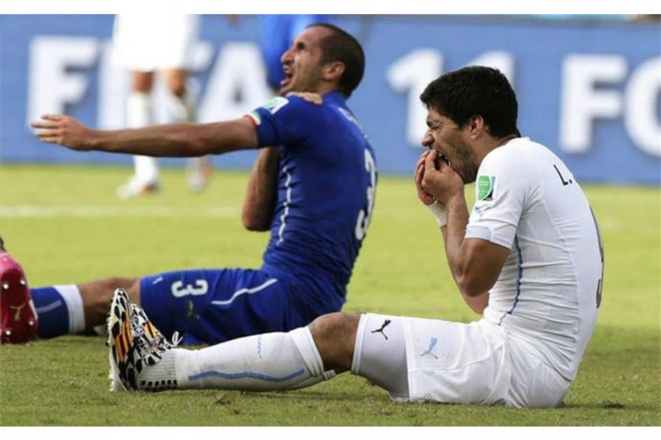 Chiellini habría fingido el mordisco de Luis Suárez