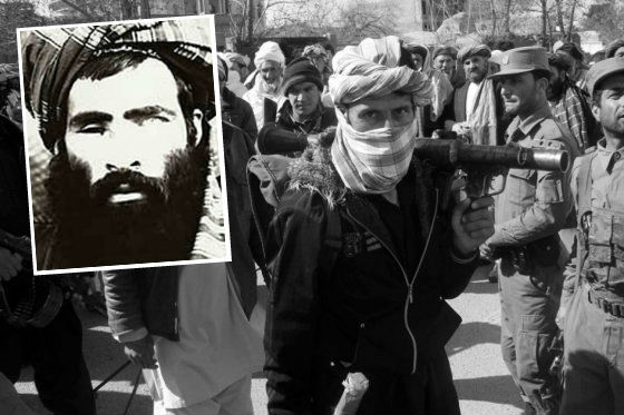 Fotografía de archivo sin fechar que muestra al líder de los talibanes, el mulá Omar (Recuadro). /Agencia EFE