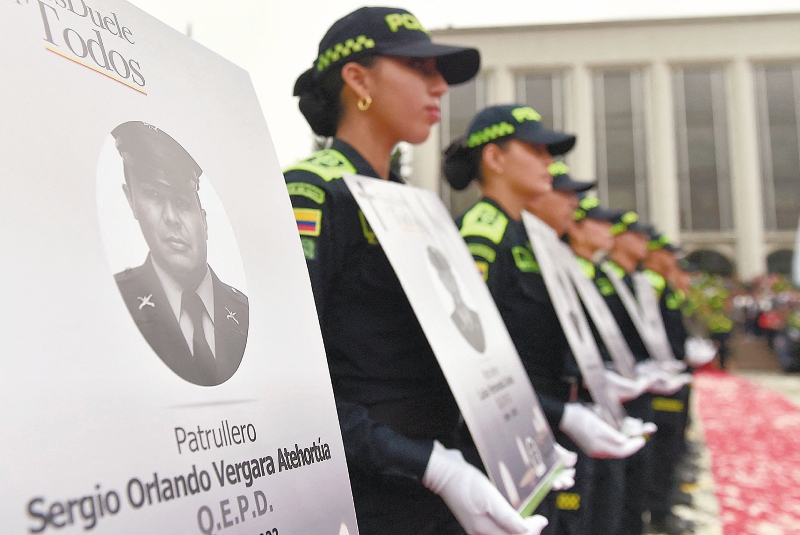 Plan pistola: el mensaje de poder redactado con las vidas de los policías