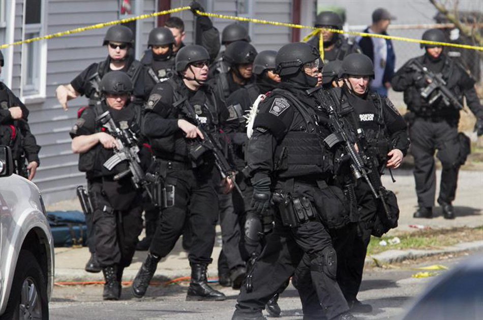 Policía rodea la vivienda donde estaría sospechoso del atentado en Boston