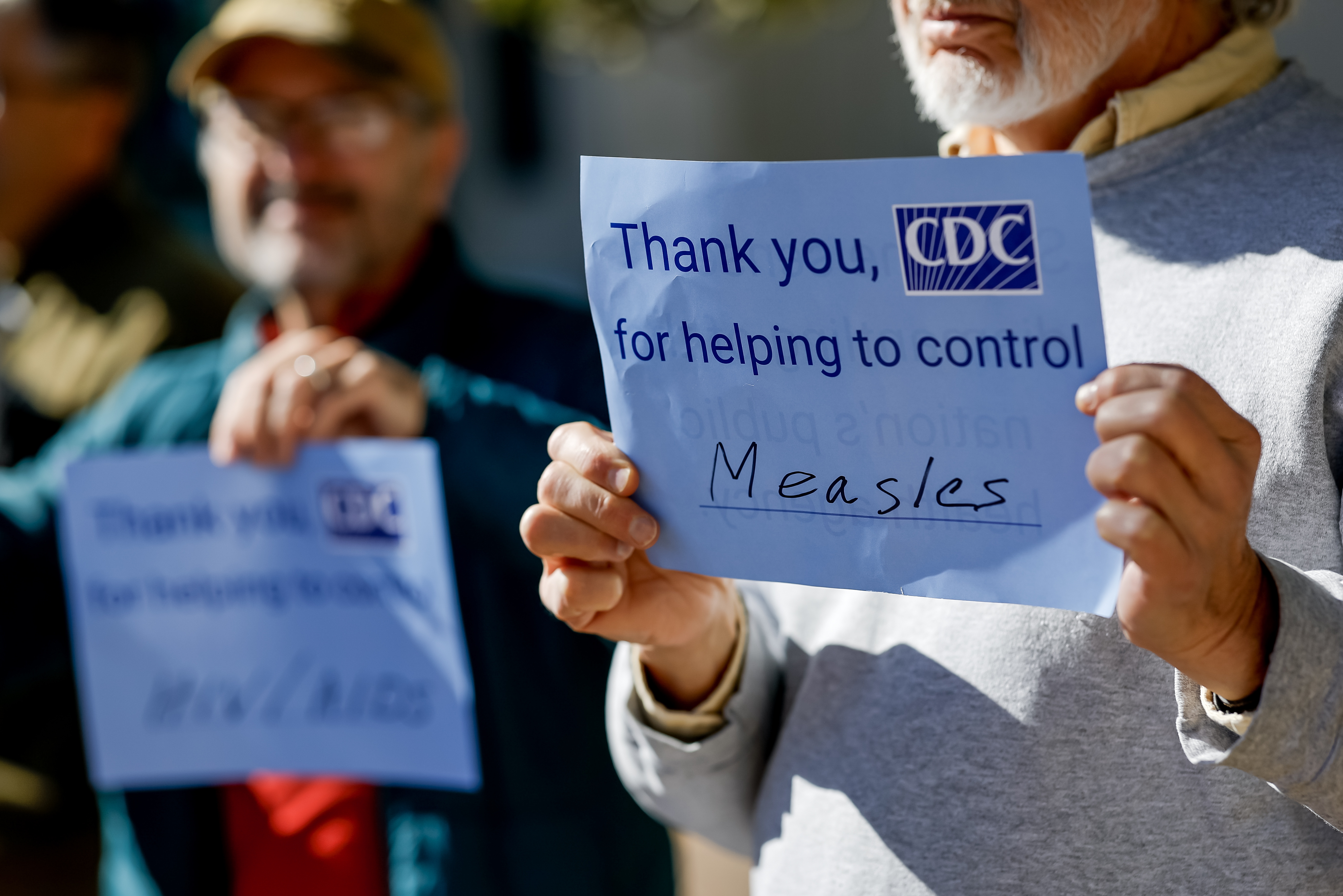 Se está saliendo de control el sarampión en Estados Unidos: van 800 casos