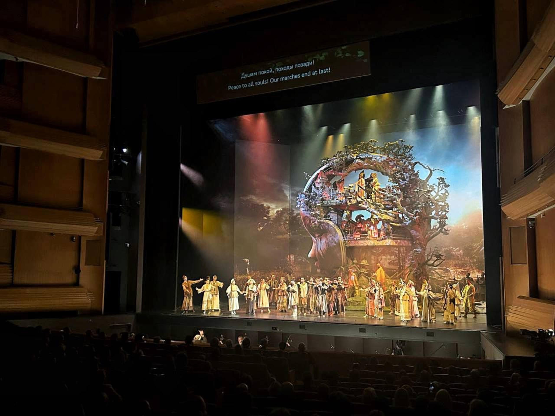 MOSCÚ (RUSIA), 20/06/2025.- El Teatro Mariinski de San Petersbugo estrenó la ópera 'Mandrágora', la primera creada con ayuda de inteligencia artificial (IA), según informó hoy Sberbank, el principal banco ruso y uno de los patrocinadores de este proyecto musical. EFE/Banco Sberbank / SOLO USO EDITORIAL/SOLO DISPONIBLE PARA ILUSTRAR LA NOTICIA QUE ACOMPAÑA (CRÉDITO OBLIGATORIO)