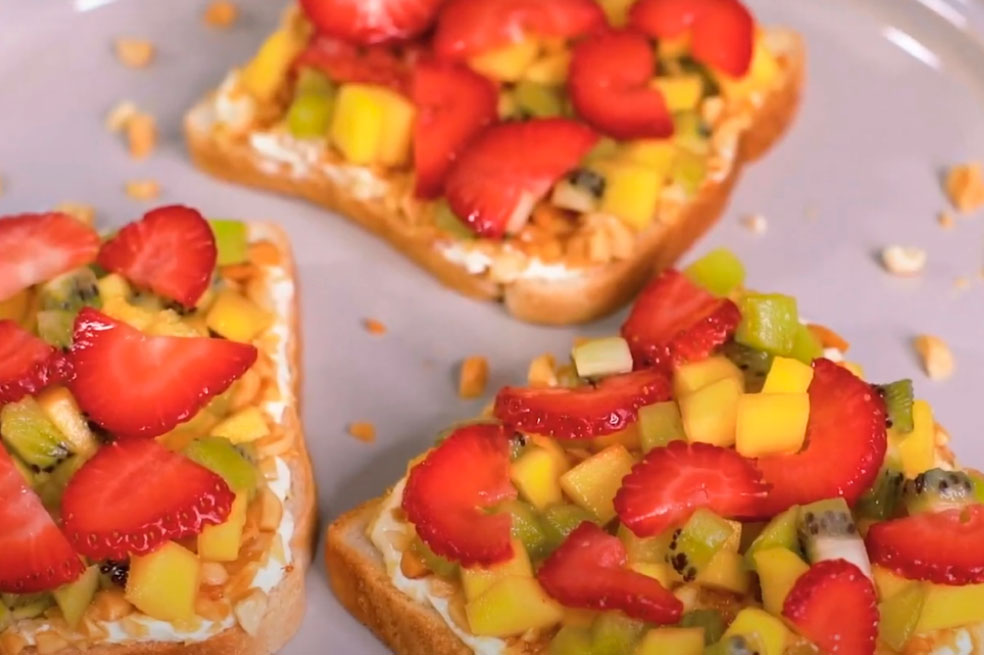 Receta de tapas de fruta y maní Bimbo