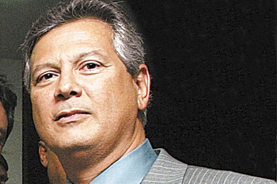 En líos nuevamente el senador Antonio Guerra de la Espriella