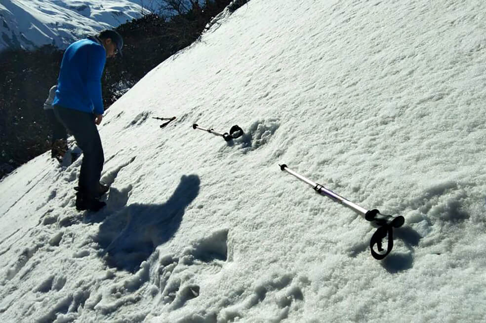 Ejército publica fotos de "huellas de Yeti"