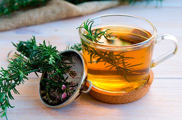 ¿Cuáles son los beneficios del té de romero?
