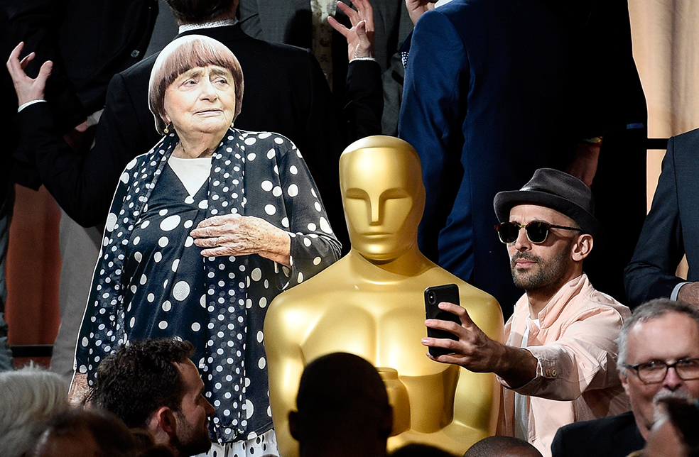 El dummy de Agnès Varda en la foto oficial de nominados al Óscar 2018