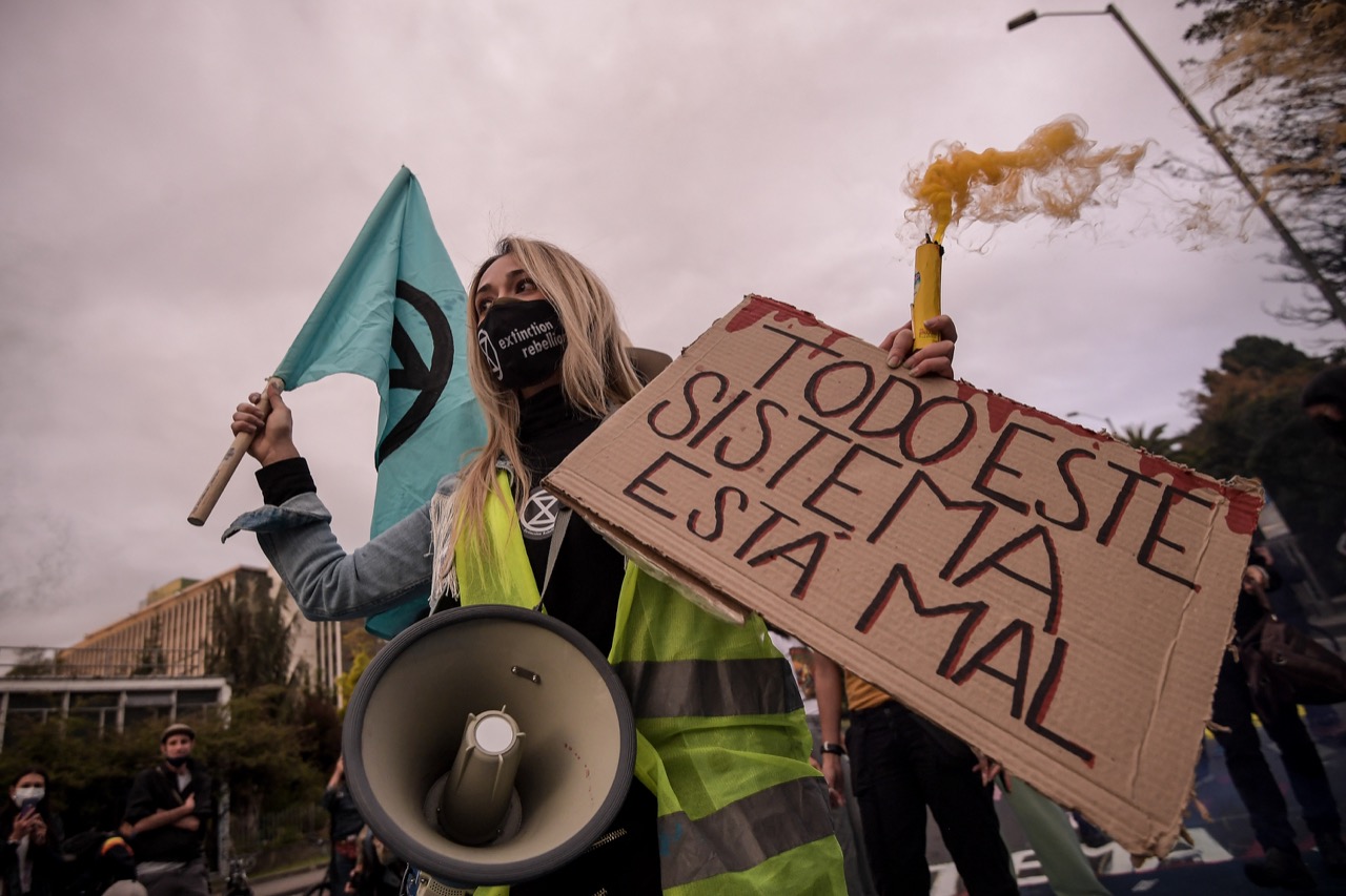 Por segundo año consecutivo, Colombia lidera la lista de países en donde es más peligroso defender el medio ambiente, con 65 asesinados por su labor. Un tercio de los ataques fueron a personas indígenas y afros, según el informe anual de Global Witness.