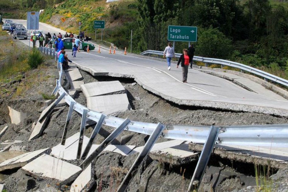 Bachelet viaja a zona afectada por terremoto de 7,6 en el sur de Chile