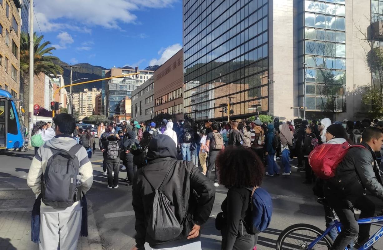 Movilidad hoy, en Bogotá: se recupera la movilidad en la calle 74 con carrera 11