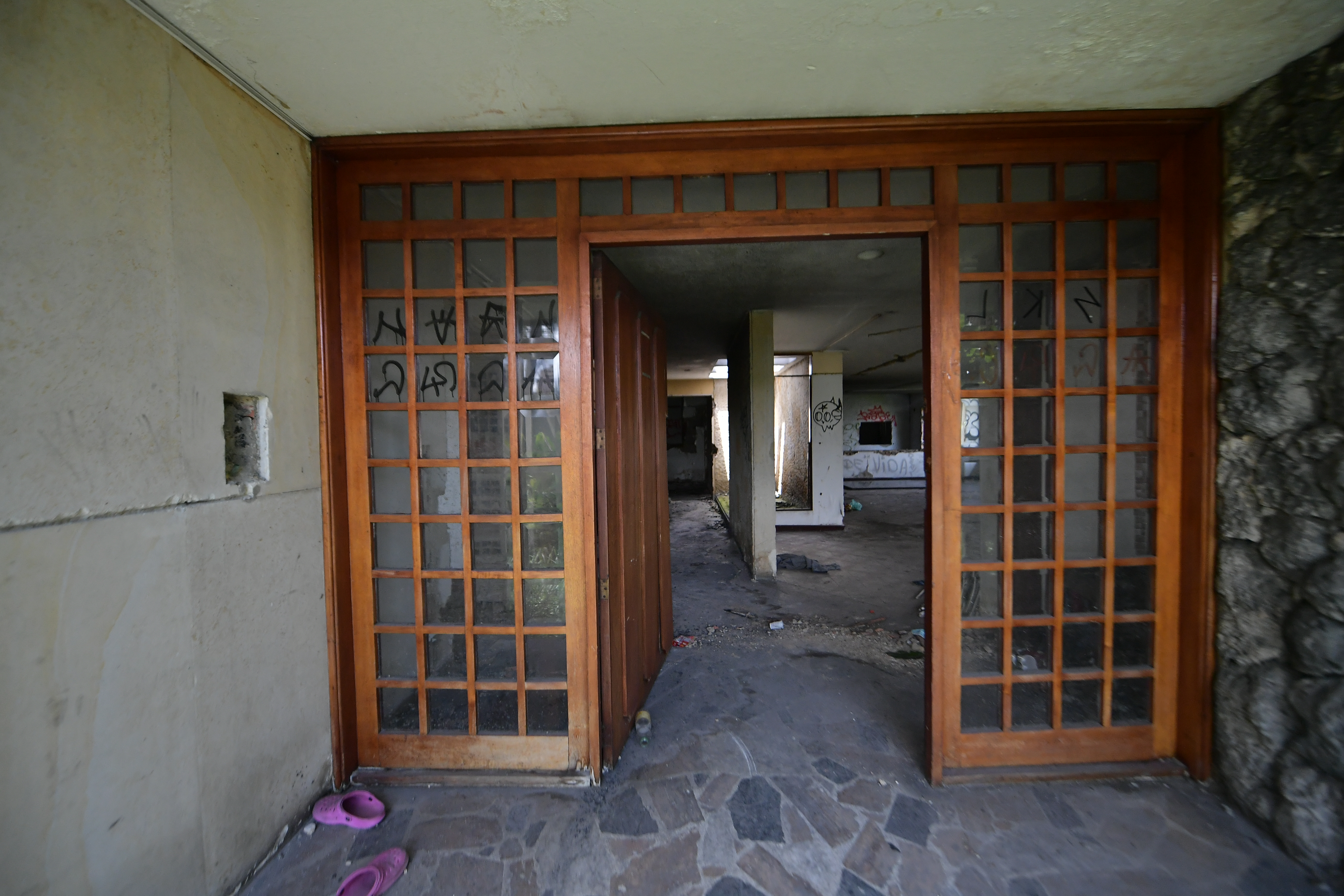 Consulado de Venezuela abandonado en Bogotá