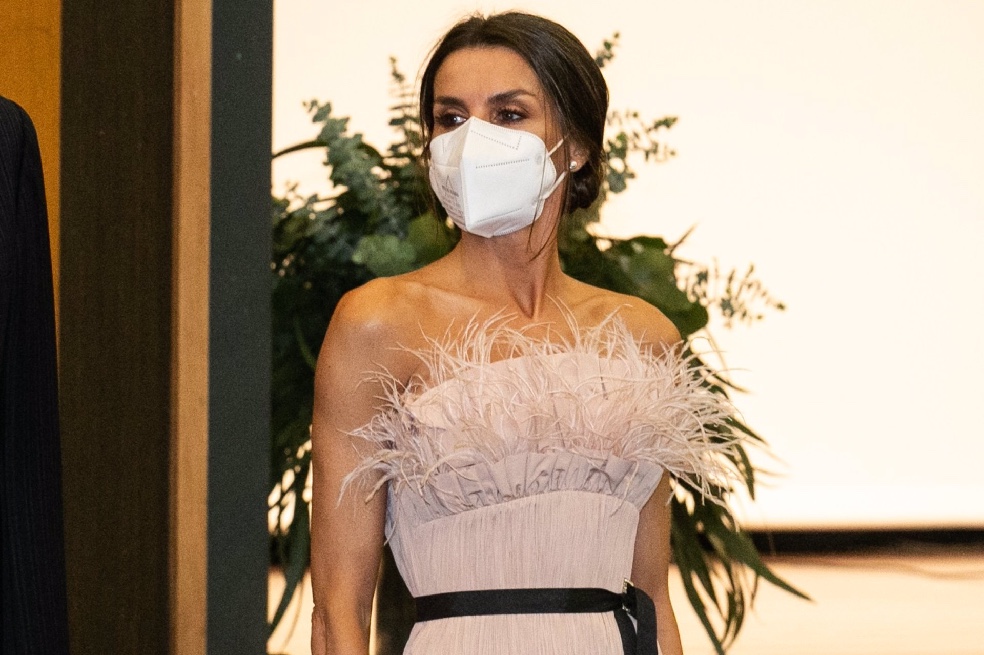 Tendencias de Moda para 2021: vestidos y outfits de Letizia Ortiz