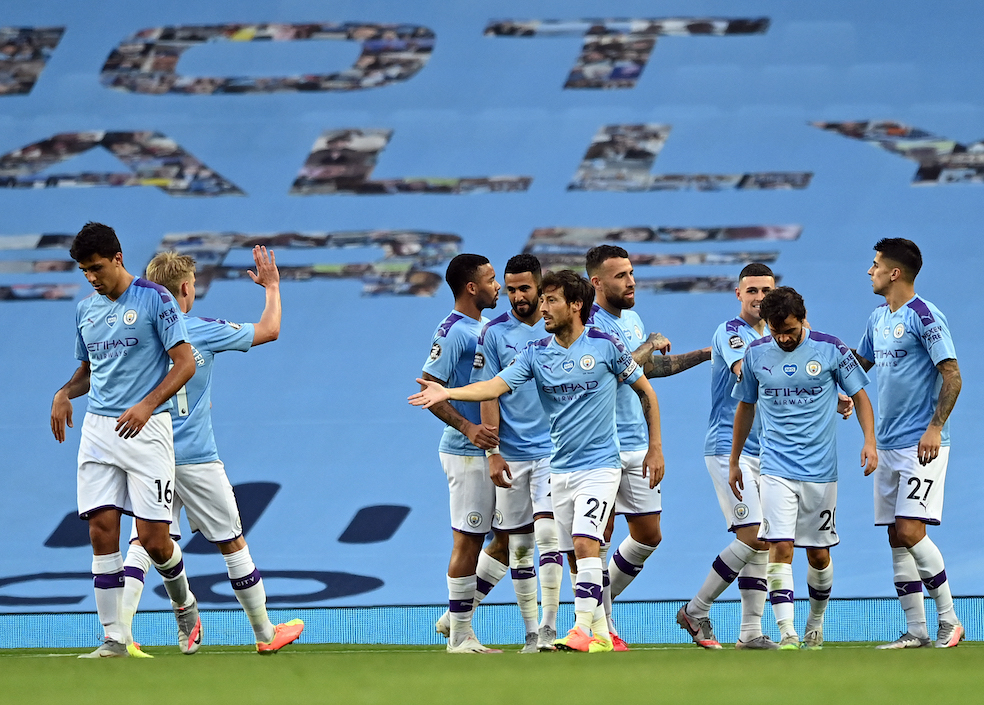 El City ganó y retrasa el festejo del Liverpool