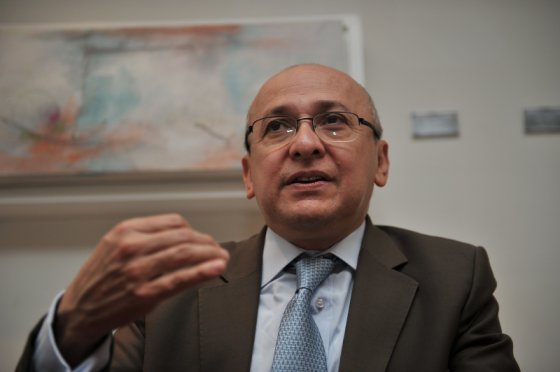 Fiscal Eduardo Montealegre radica proyecto para ampliar aborto en Colombia