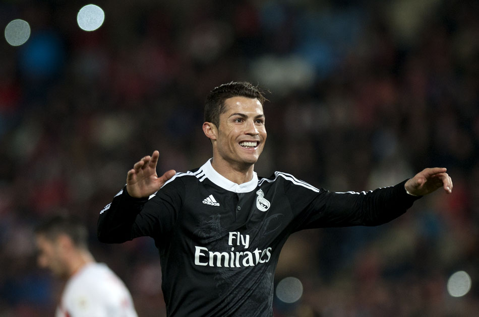 Real Madrid goleó a Almería con doblete de Ronaldo