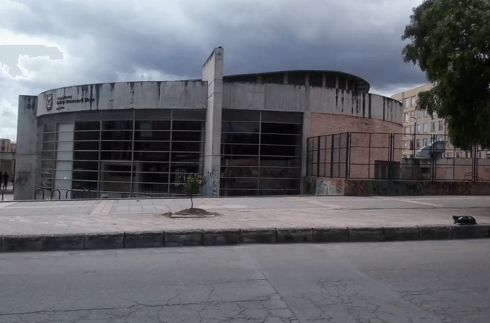 Cierran temporalmente un colegio en Kennedy por malas condiciones de infraestructura