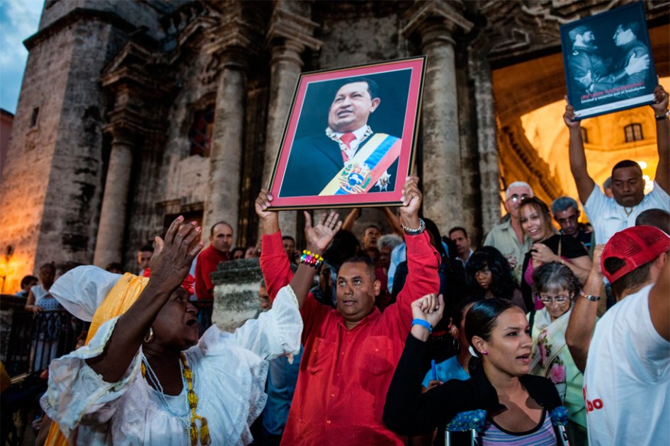 «Chávez evoluciona favorablemente tras cirugía de cáncer»