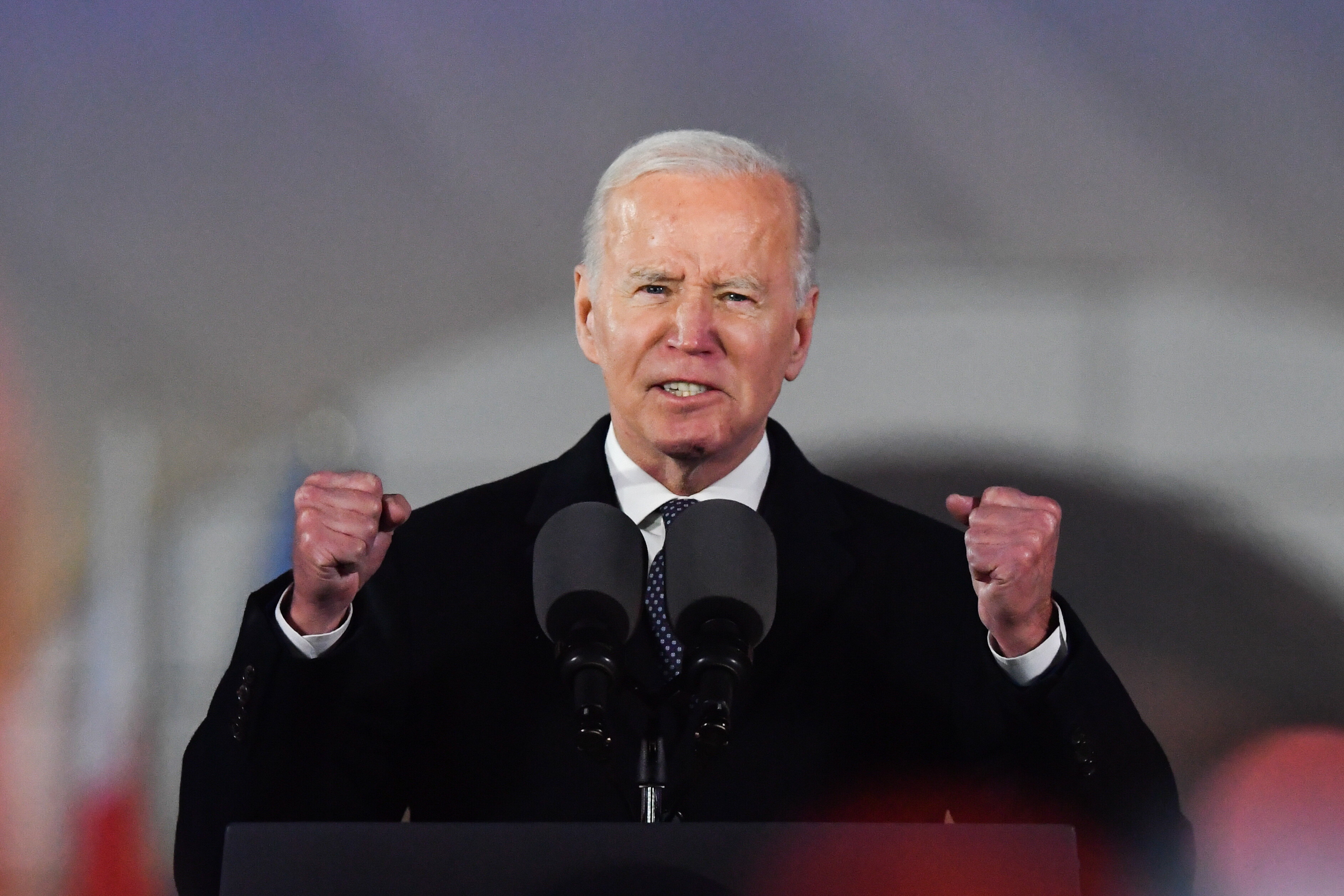 Warsaw (Poland), 21/02/2023.- US President Joe Biden delivers a speech at the Kubicki Arcades, in the back gardens of the Royal Castle, in Warsaw, Poland, 21 February 2023. US president Joe Biden arrived in Poland for a two-day visit. (Polonia, Estados Unidos, Varsovia) EFE/EPA/Piotr Nowak POLAND OUT