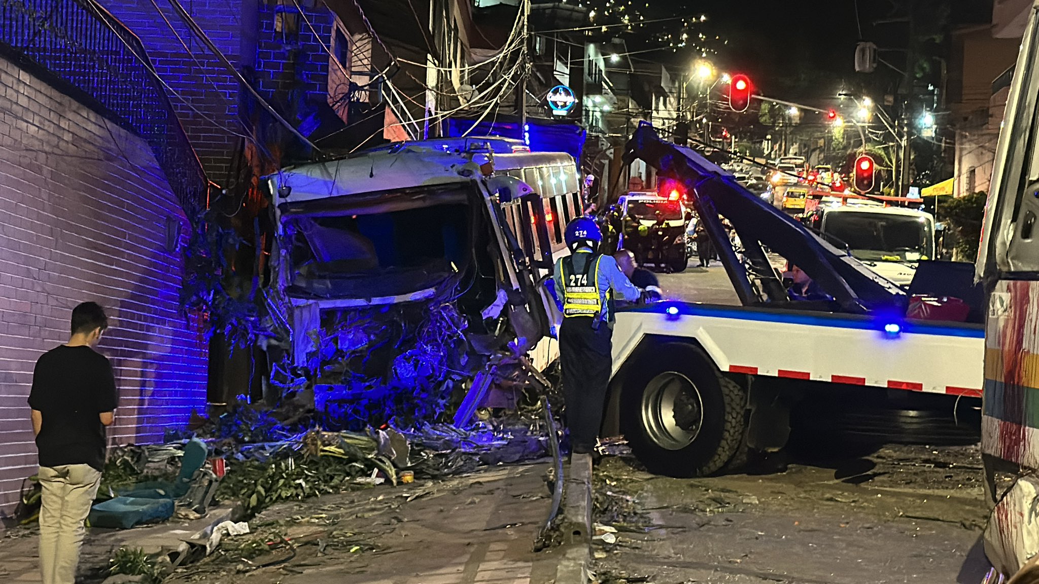 Dos muertos y 16 heridos deja accidente que se presentó en Manrique, Medellín