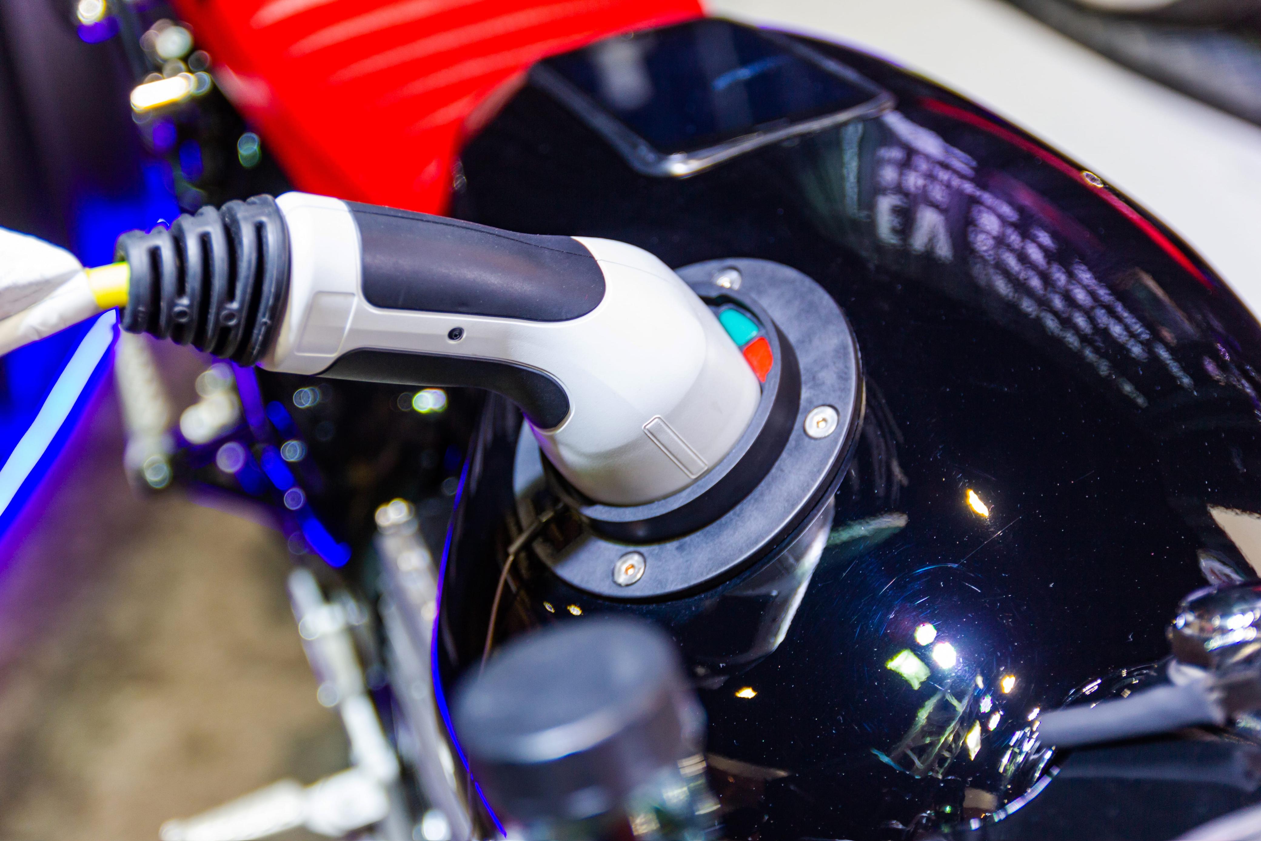 ¿Tiene carro eléctrico? Señales de alerta que no debería ignorar