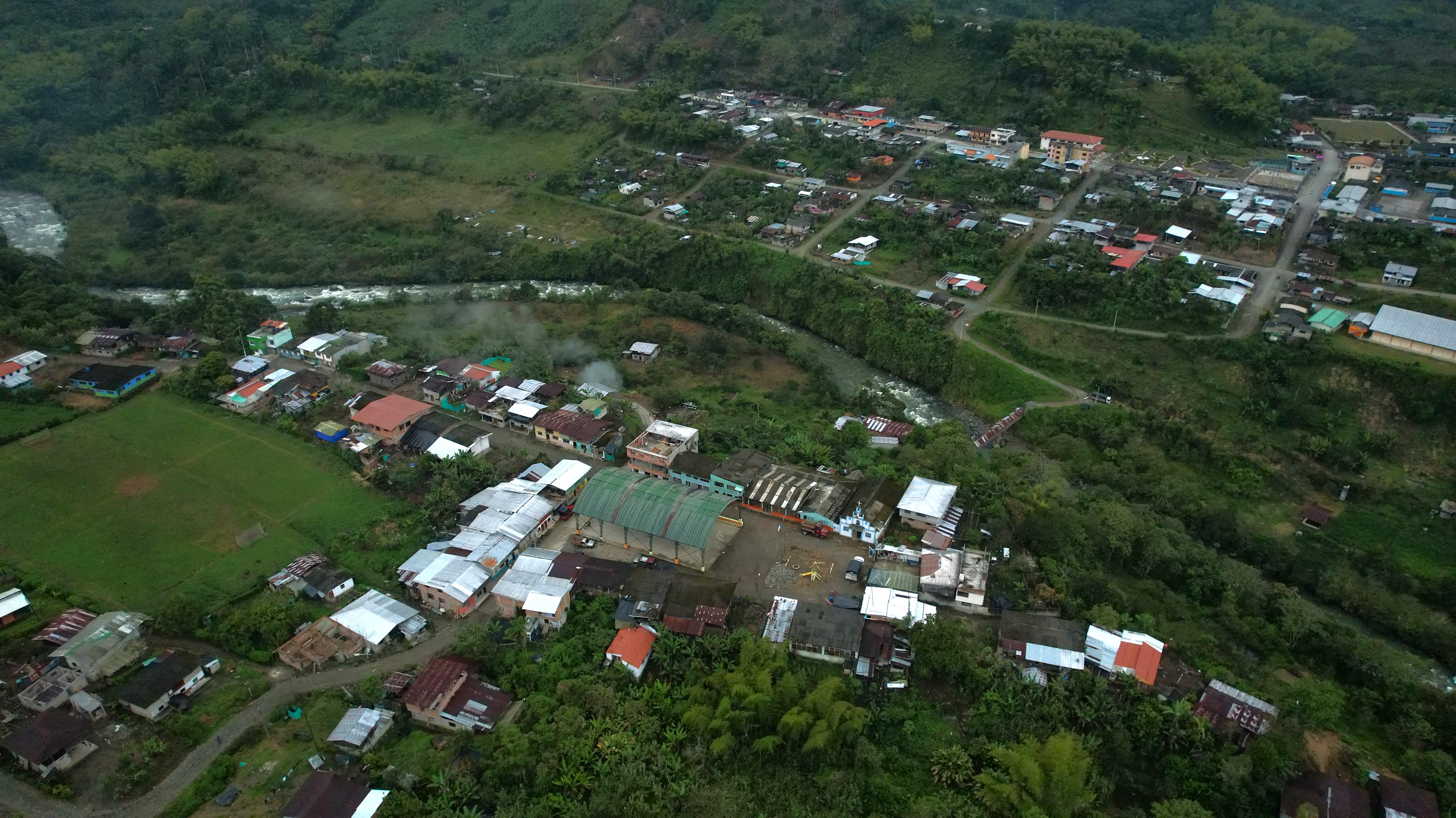 La vereda Tallambí está ubicada en el municipio de Cumbal (Nariño), en zona de frontera con Ecuador. El río San Juan es una frontera natural que divide esta vereda de la parroquia El Chical del vecino país.