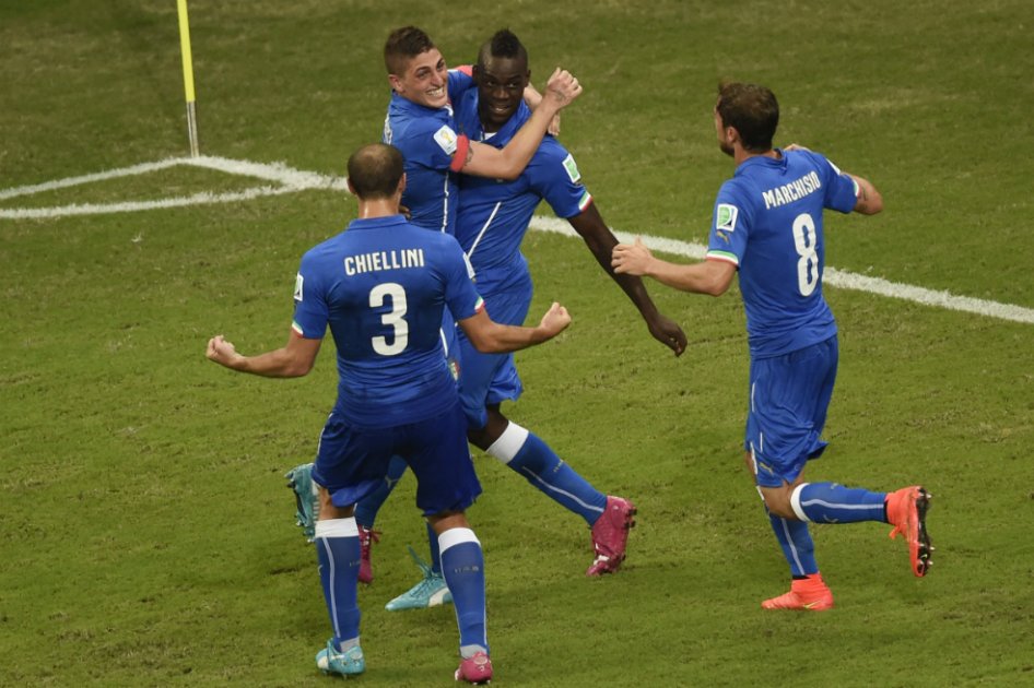 Italia, sin Buffon, ganó 2-1 ante Inglaterra en Manaos