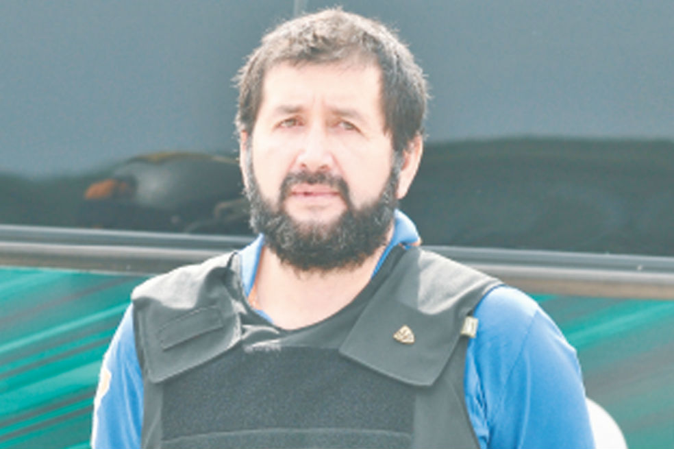 Su cadena de testaferros corre otra suerte. Primero fueron absueltos, luego condenados, y ahora reciben beneficio de reducción de pena.