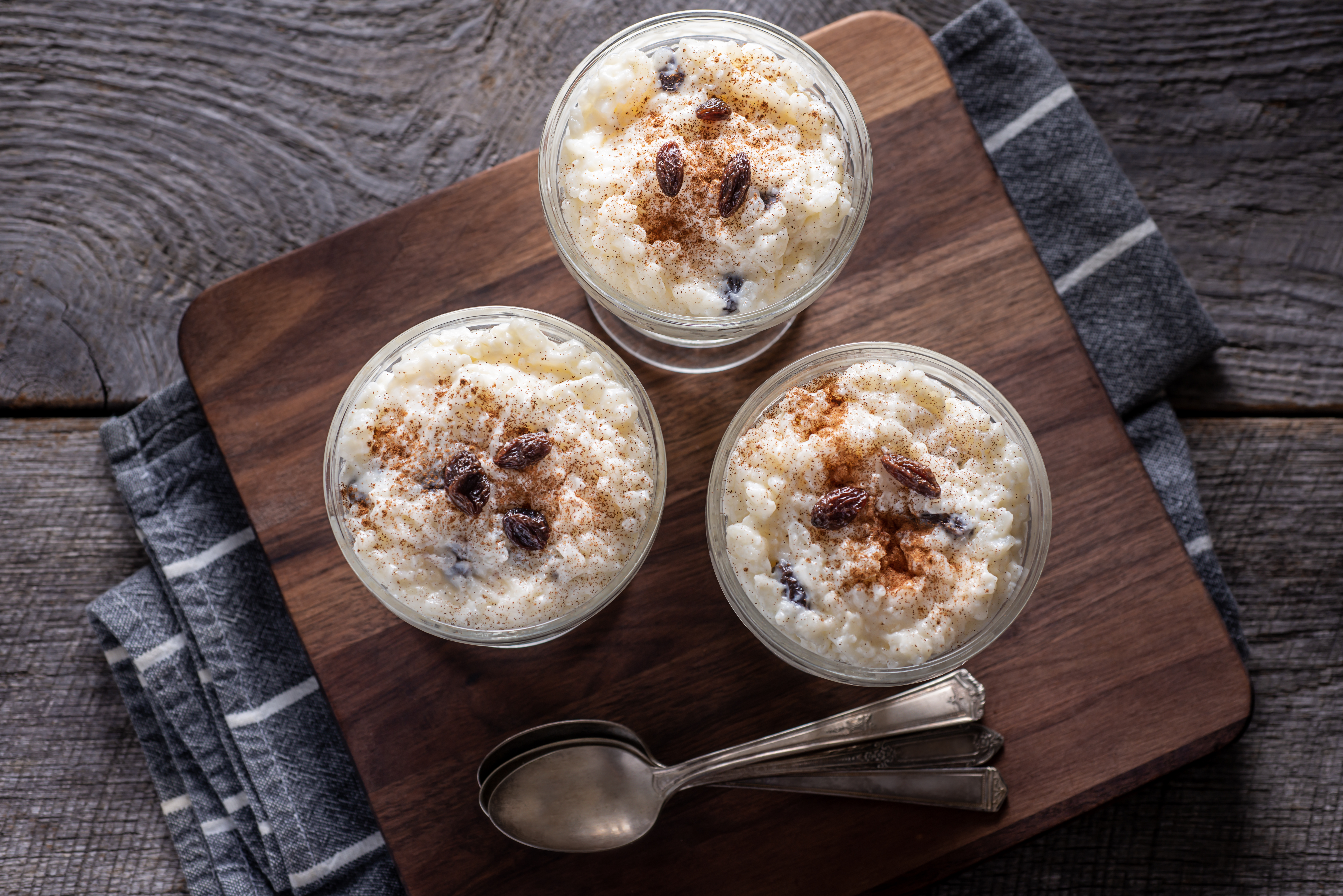 Receta: así se prepara el arroz con leche, panela y frutos secos