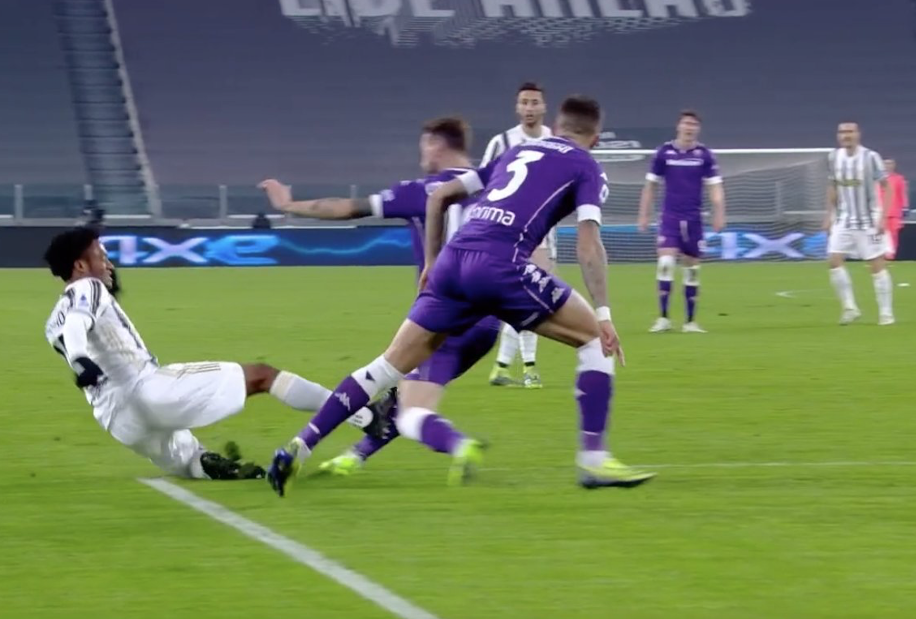 Cuadrado salió expulsado en un partido para el olvido de la Juventus