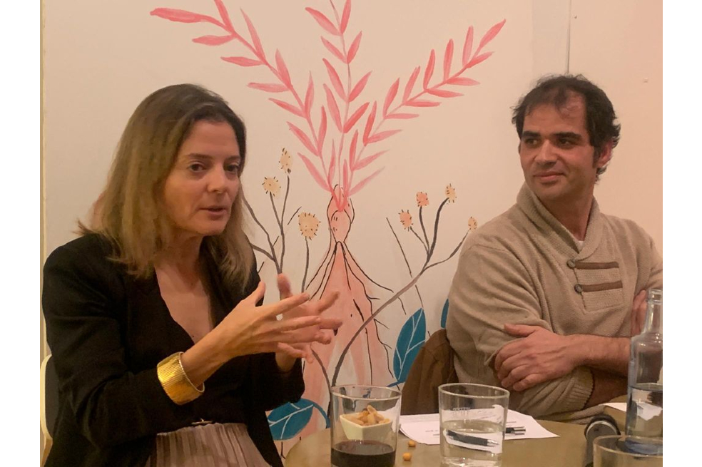 Bárbara Pérez y Agustín Márquez en un conversatorio sobre edición.