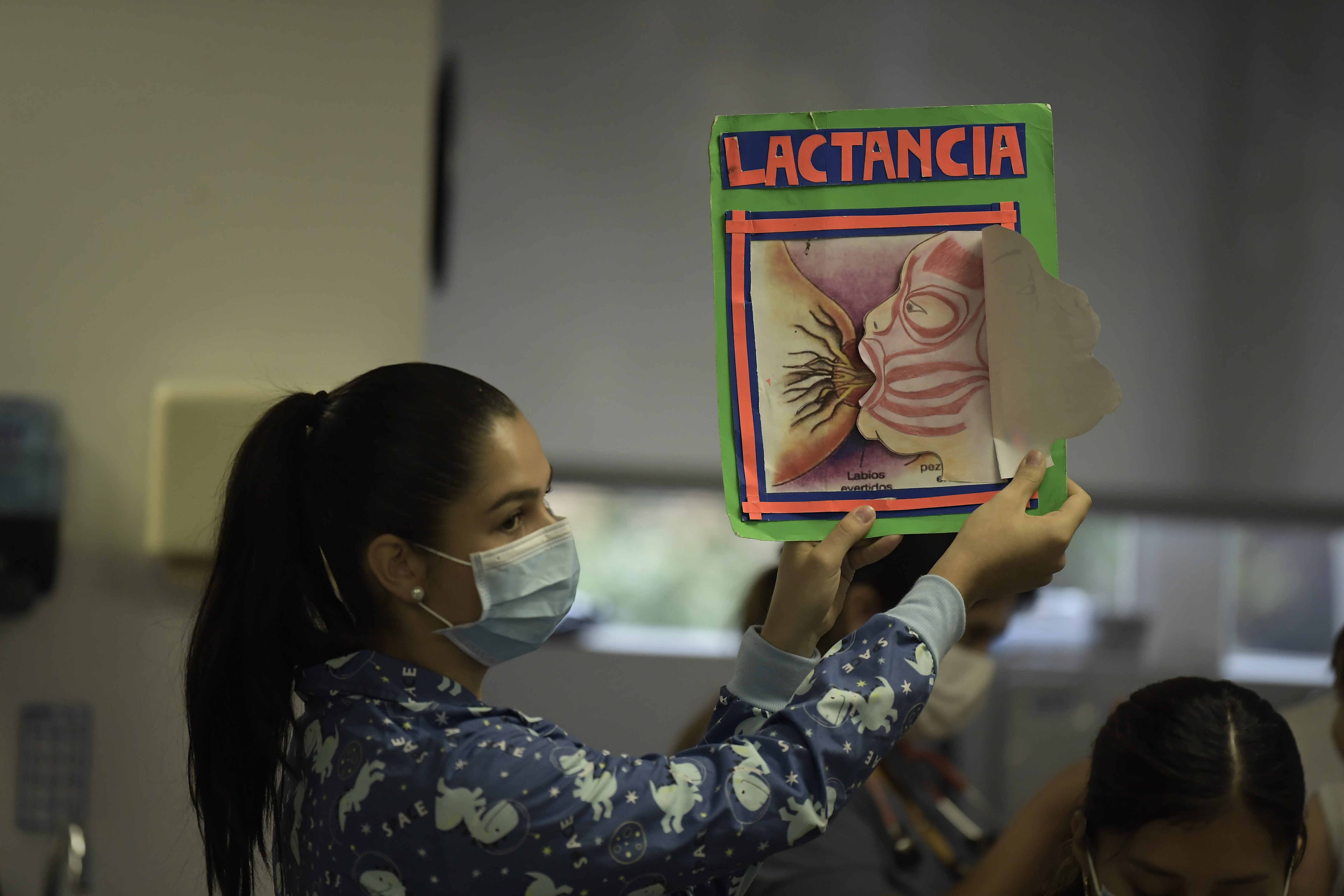 Corte Constitucional protege a madre lactante despedida: un fallo con enfoque de género