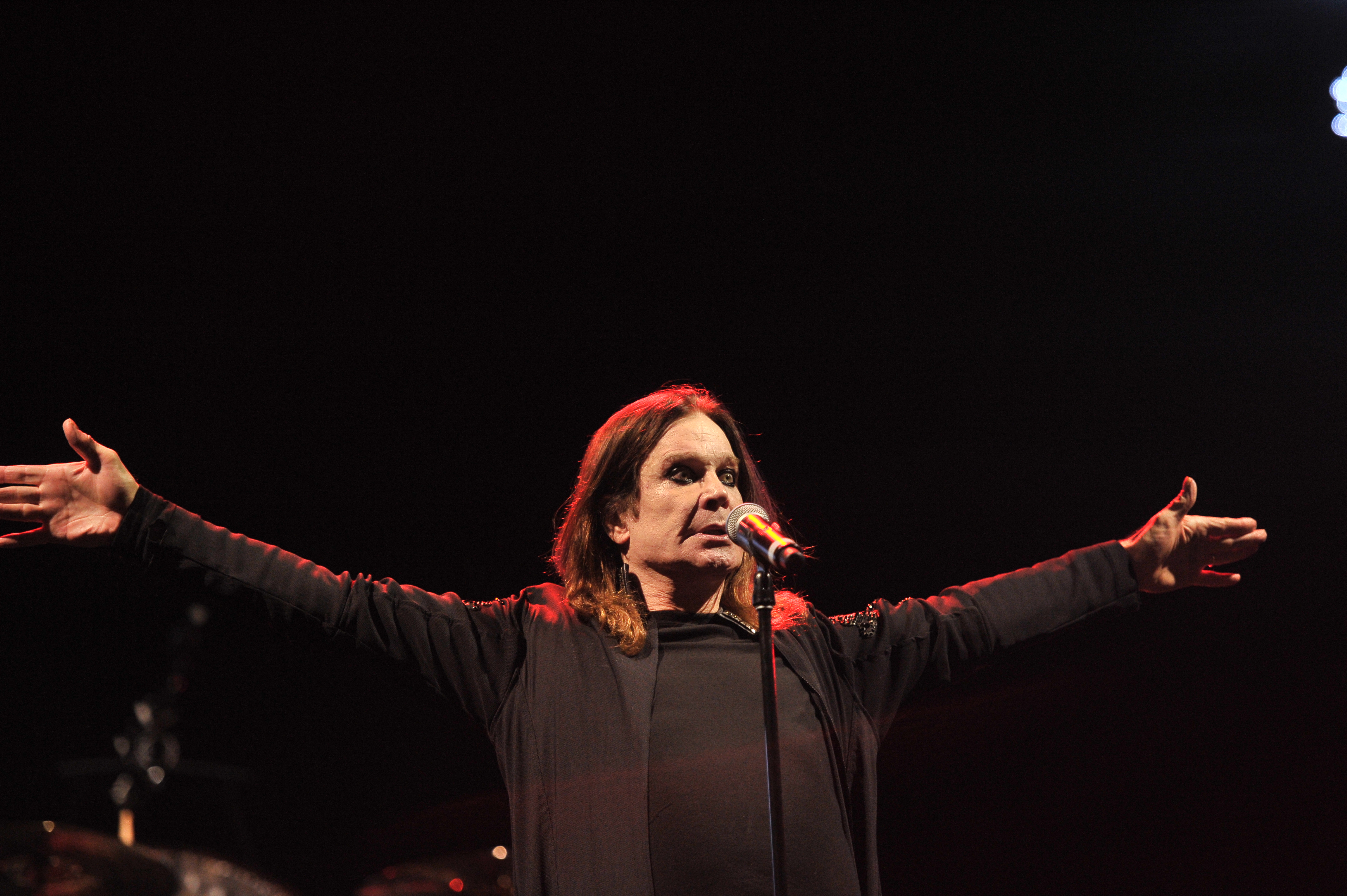 Black Sabbath se retira ante los serios problemas de salud que afectan a Osbourne de 76 años.