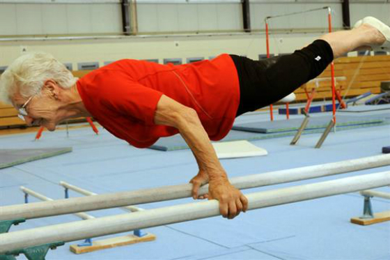La historia de la gimnasta más vieja del mundo