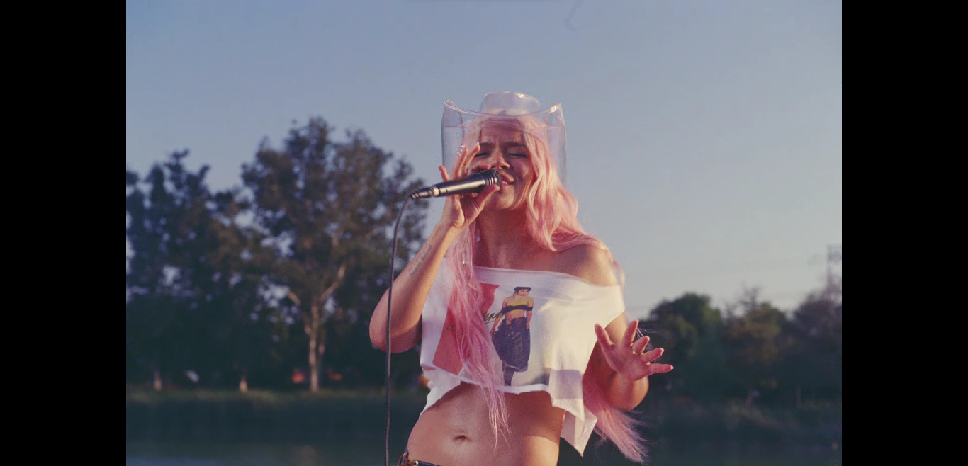 Karol G devolvió indirectas a Anuel AA en ‘Mi ex tenía razón’, su nueva canción