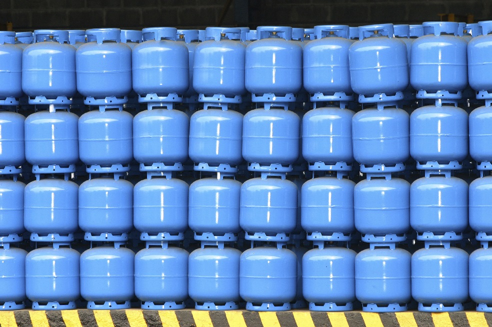 En mayo la producción de petróleo y gas disminuyó