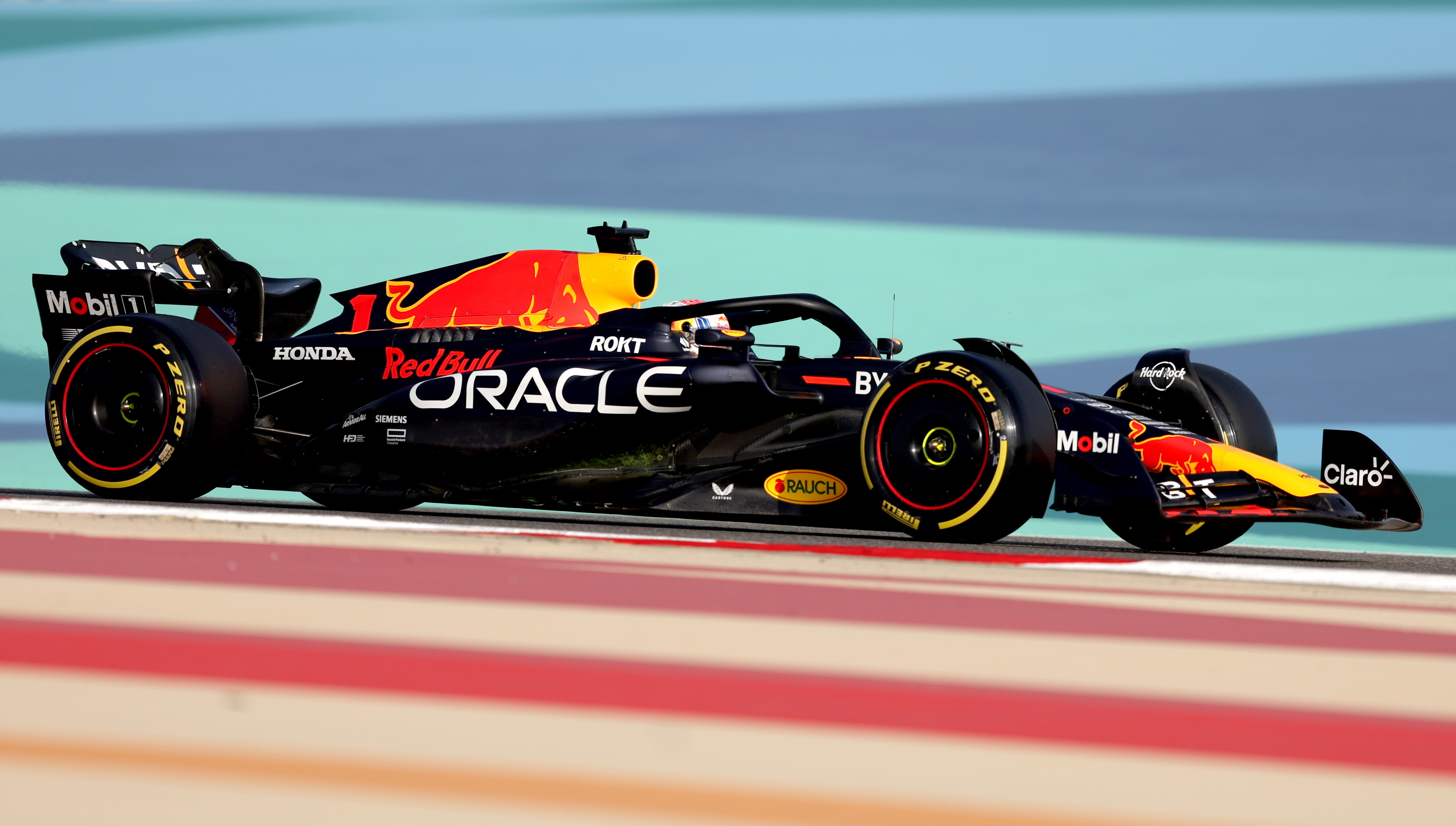 Sakhir (Bahrain), 23/02/2023.- Dutch Formula One driver Max Verstappen of Red Bull Racing in action during the pre-season test sessions at the Sakhir circuit near Manama, Bahrain, 23 February 2023. (Fórmula Uno, Bahrein) EFE/EPA/ALI HAIDER