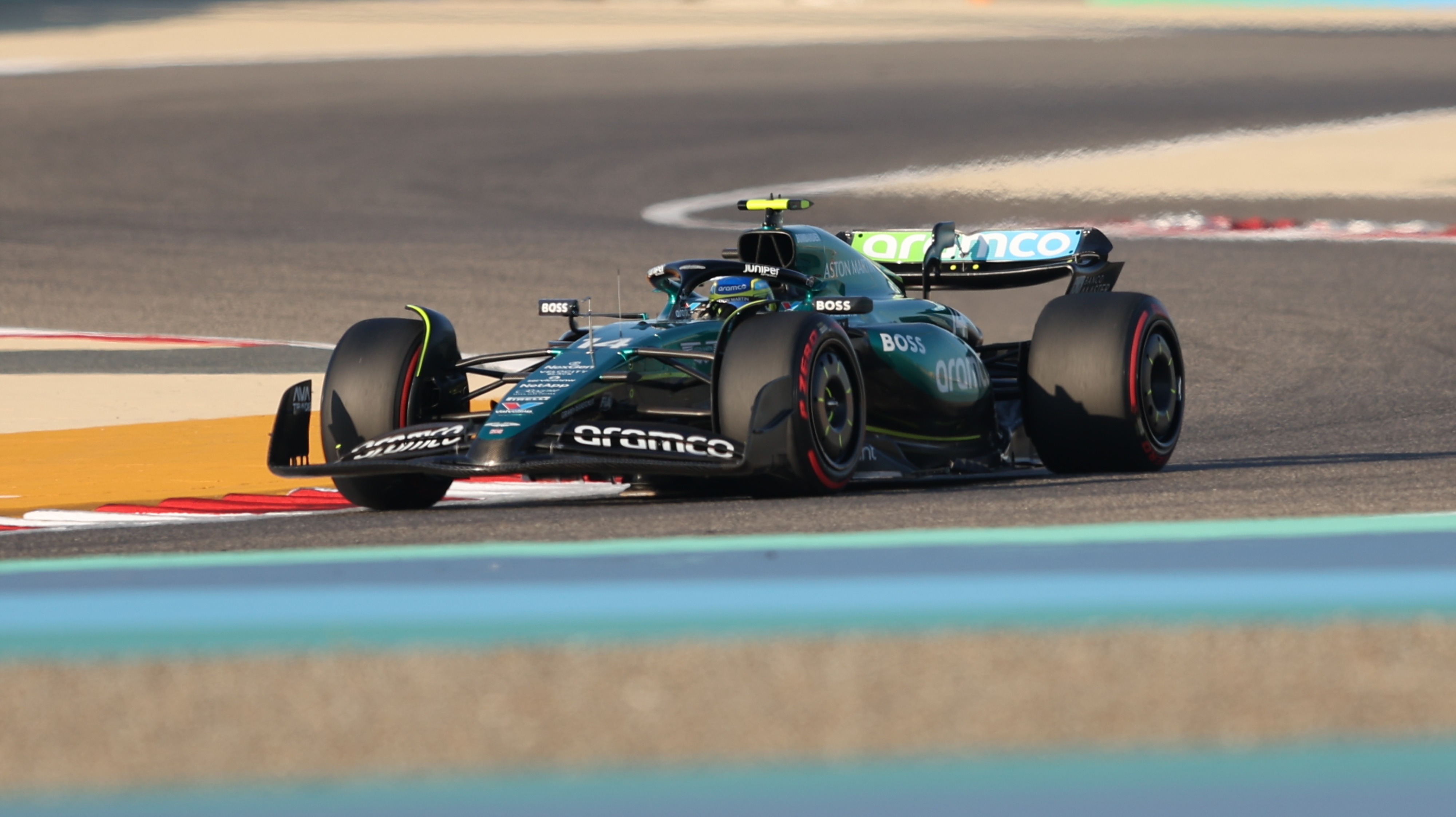 Sakhir (Bahrain), 01/03/2024.- Spanish driver Fernando Alonso of Aston Martin in action during the third practice session for the Formula One Bahrain Grand Prix, at Bahrain International Circuit in Sakhir, Bahrain, 01 March 2024. The 2024 Formula 1 Bahrain Grand Prix is held on 02 March. (Fórmula Uno, Bahrein) EFE/EPA/ALI HAIDER
